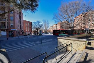 Garaje en venta en Polígono Cartuja – La Paz en Granada