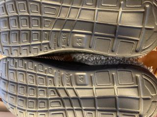 Zapatillas tipo Crocs. Nuevas a estrenar