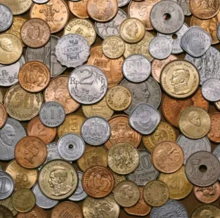 Enorme lotto di 4 kg monete mondiali TUTTE diverse