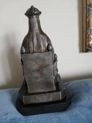 Figura antigua Virgen de Montserrat, 23×13×13,5 cm