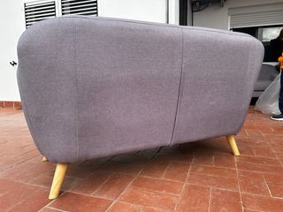 Sofás de tela gris uno de 3 personas y otro de 2