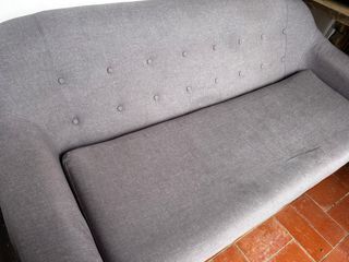 Sofás de tela gris uno de 3 personas y otro de 2