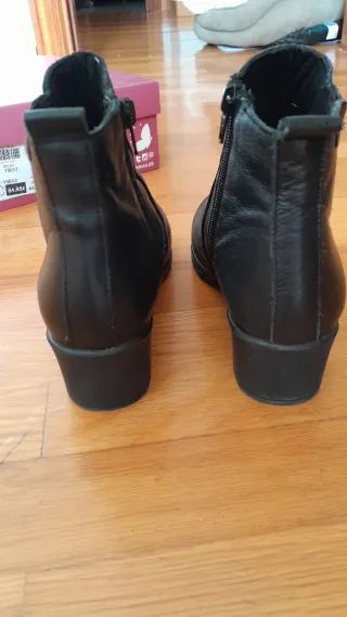 Botines Valeria's Piel Talla 36 Negros