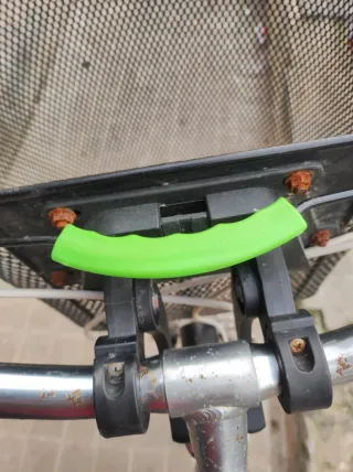 Bicicleta BTWIN Negra con Cesta