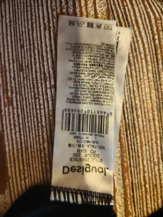 Blusa transparente con camiseta de tirantes