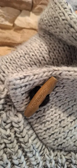 Jersey Koröshi gris cuello alto