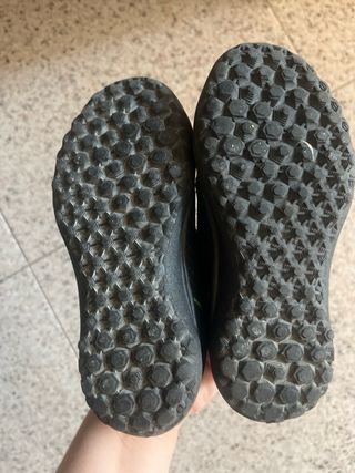 Botas de fútbol niño talla 27