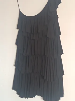 Vestido negro un hombro viscosa