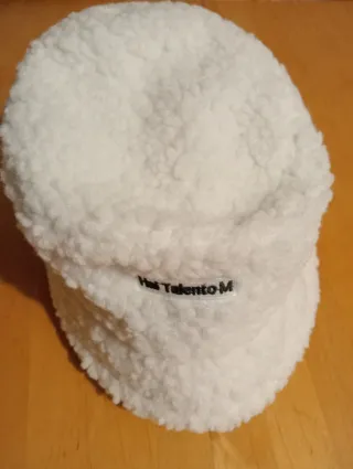 Gorra de peluche IMMUNE