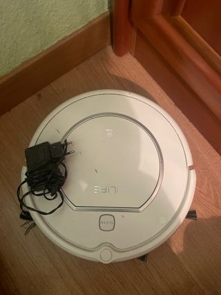 Robot Aspirador ILIFE con Cargador