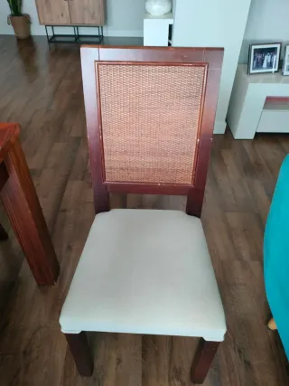 Mesa extensible de comedor con 6 sillas de madera