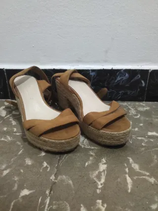 Sandalias cuña esparto marrón
