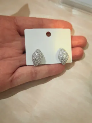 Orecchini a lobo argento con zirconi brillanti