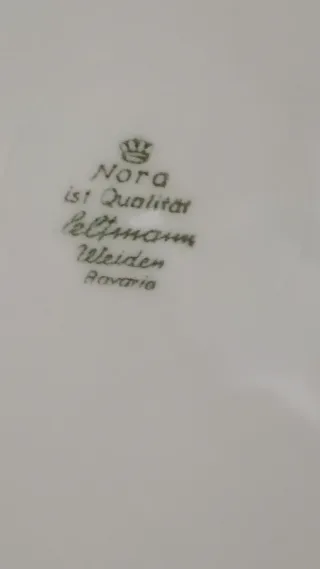 Piatto grande porcellana fiori rosa .