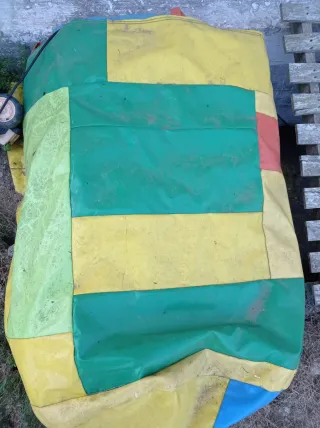 Castillo hinchable infantil con tobogán