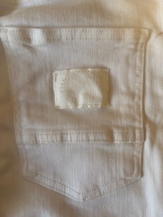 Pantalón vaquero blanco Zara roto blanco