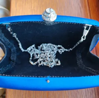 Bolso de fiesta azul eléctrico