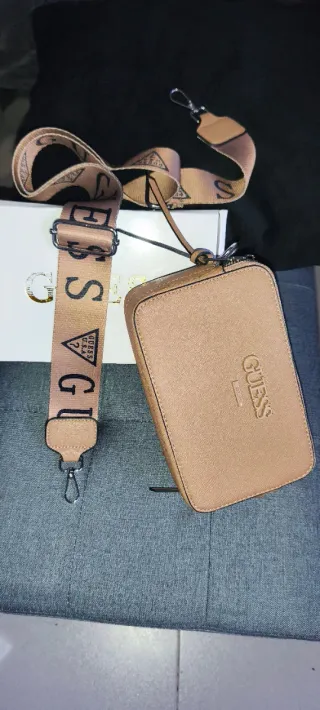 Bolso Beige con Correa Logo