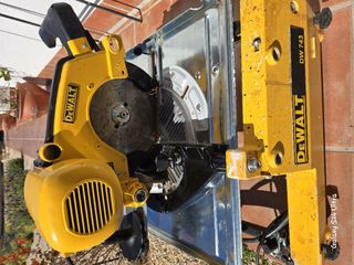 Sierra de mesa y ingletadora DeWalt DW743