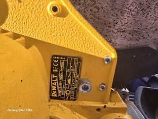 Sierra de mesa y ingletadora DeWalt DW743