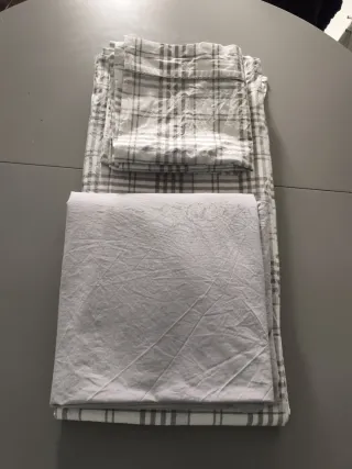 Juego de sábanas gris y blanco tamaño 1'80