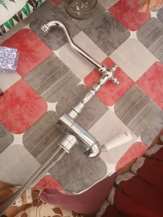 Grifo Monomando Cocina Plata y Blanco