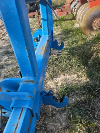 Desplazador hidráulico para aperos