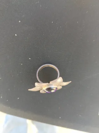 Anillo de Plata con Piedra Morada