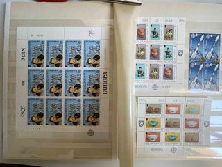 Clasificador con sellos Europa CEPT nuevos.