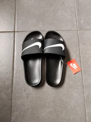 Chanclas Nike Negras