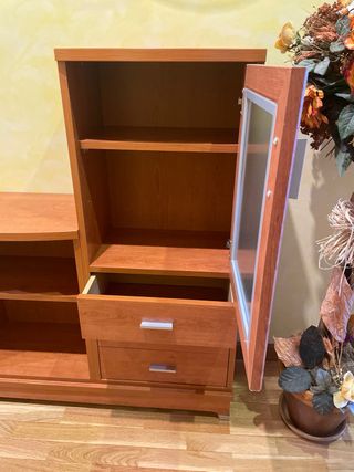 Recibidor con espejo y baldas