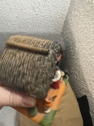 Figura Belén Casita Pintada a Mano