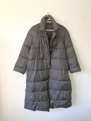 2 plumíferos: blanco y negro