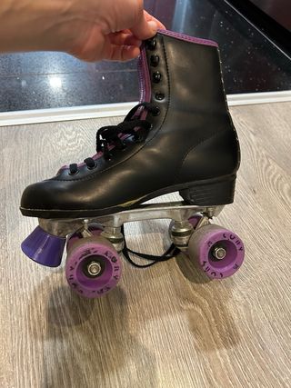 Patines Cony Negros y Morados