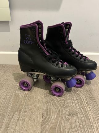Patines Cony Negros y Morados