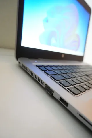 Ordenador Portátil HP I7-7600U 16Gb 256Gb SSD