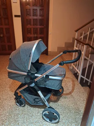 Silla de paseo bebé gris