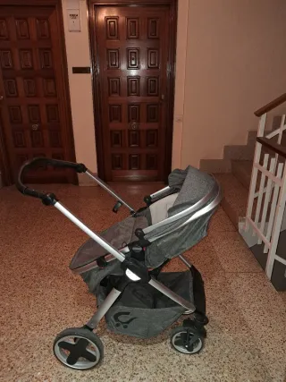 Silla de paseo bebé gris