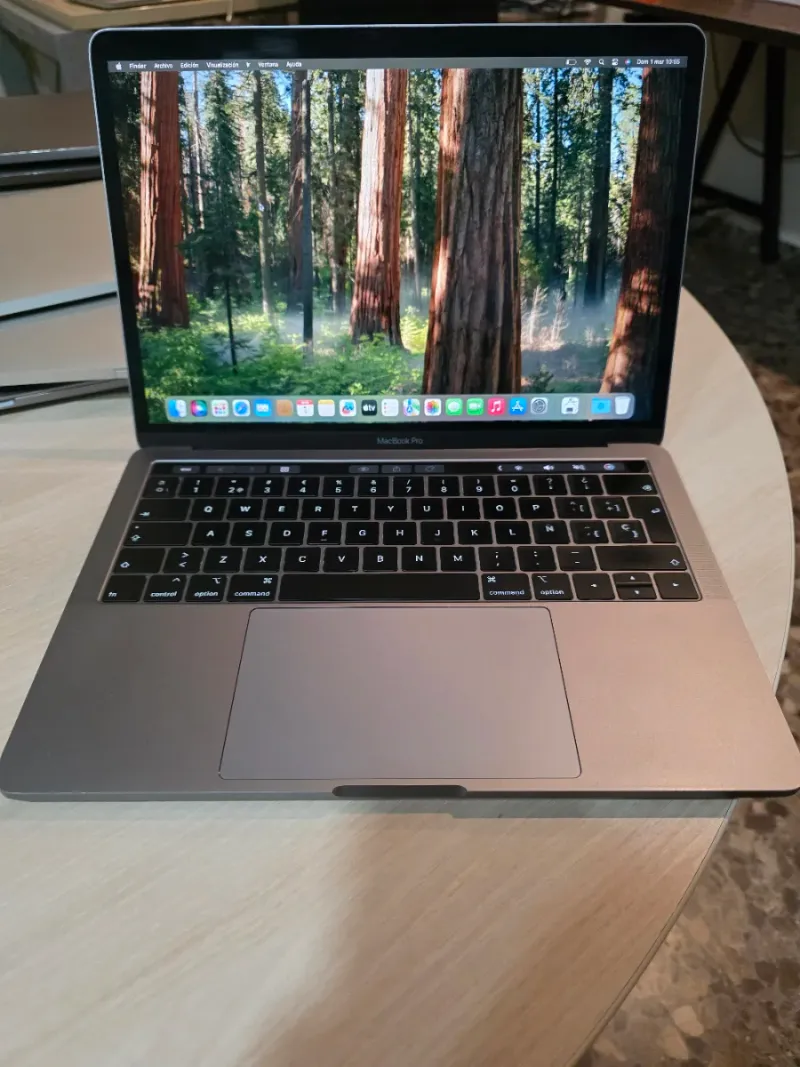 MacBook Pro 16GB RAM 256GB SSD i5 13" 2019!