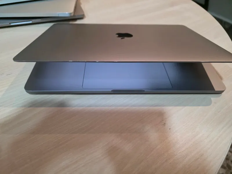 MacBook Pro 16GB RAM 256GB SSD i5 13" 2019! afbeelding 5