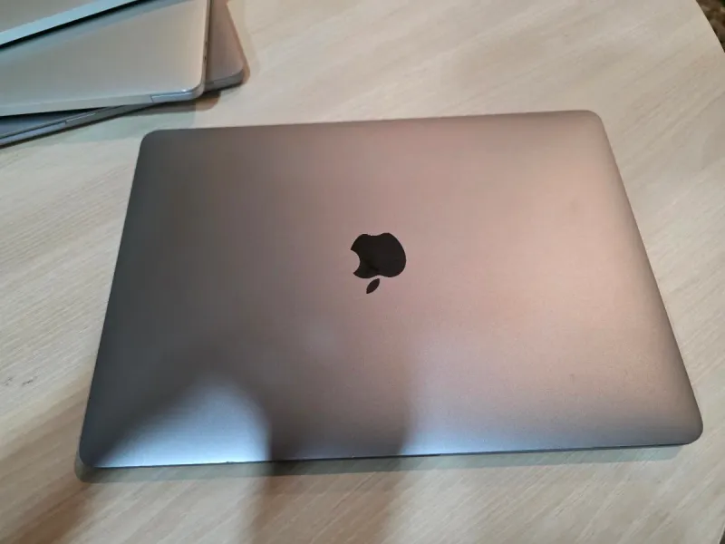 MacBook Pro 16GB RAM 256GB SSD i5 13" 2019! afbeelding 6