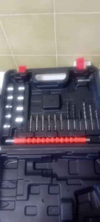 Taladro Atornillador 21V con Maletín y Accesorios