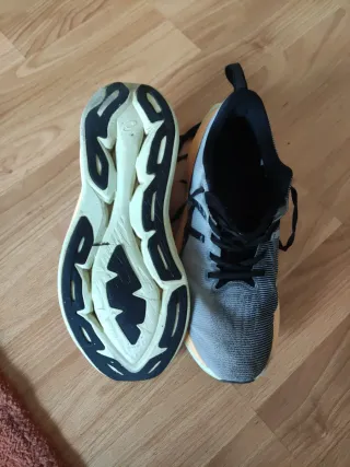 Asics Superblast gris y naranja