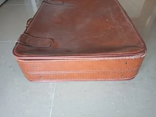 Maleta vintage de cuero marrón