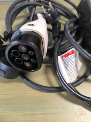 Cable carga vehículo eléctrico enchufe