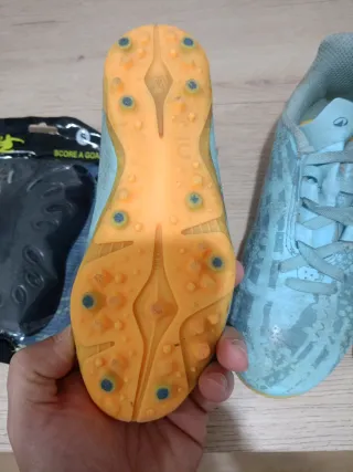 Botas multitacos y 2 pares espinilleras