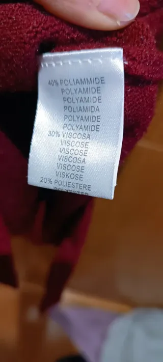 Vestido largo punto cuello alto burdeos