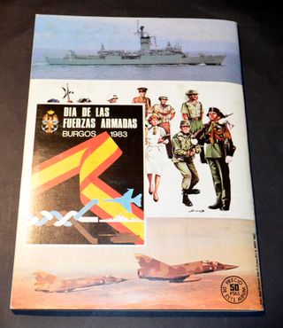 Álbum cromos Nuestros Ejércitos. Incompleto.