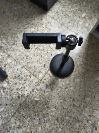 Trípode ajustable para móvil y webcam 1/4
