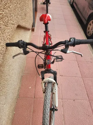 Bicicleta Roja